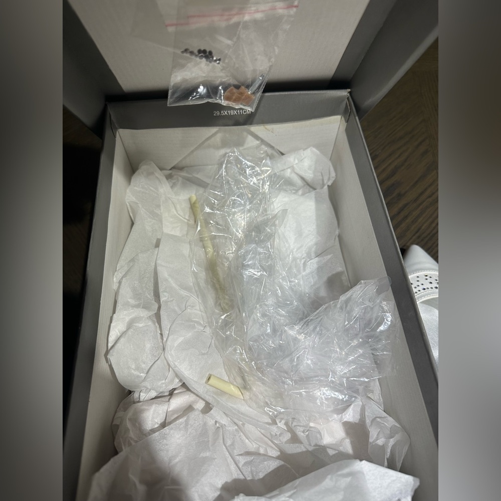 New Vera Wang White Bridal Pumps Style VW95781 Size 7.5 - Picture 7 of 9